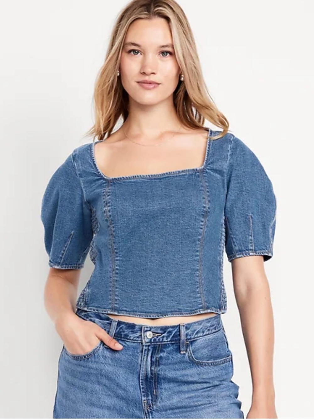 Old Navy Denim Square-Neck Puff Sleeve Crop Top
Sz Large
Crop /Denim